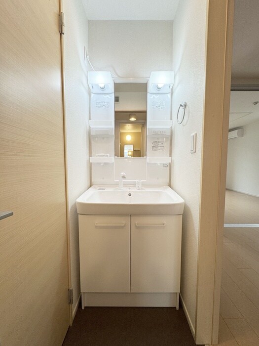 物件内観写真7　(洗面)