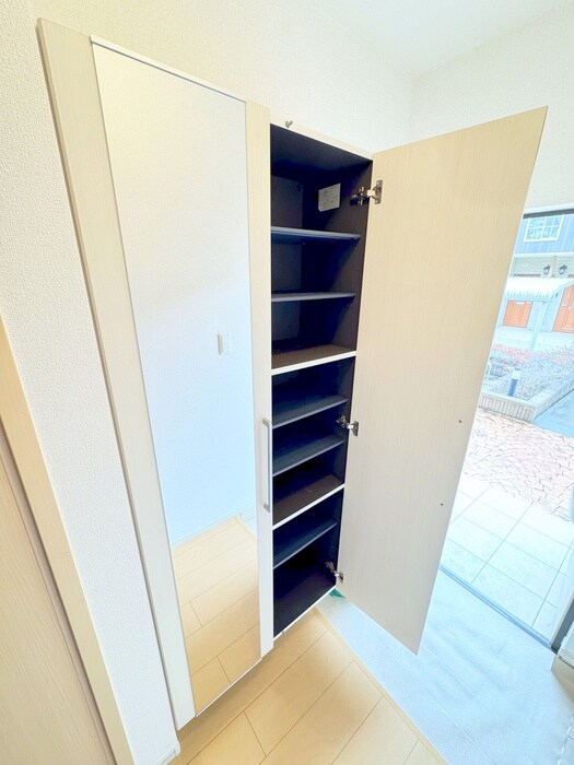 物件内観写真8　(靴箱)