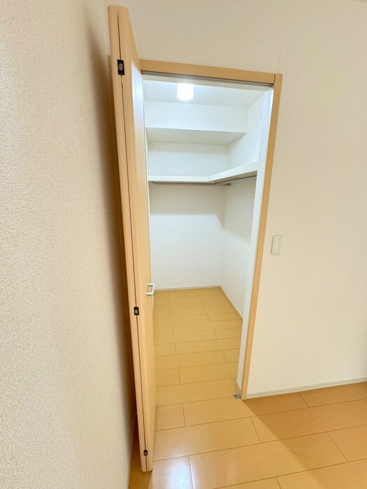 物件内観写真18　(収納)