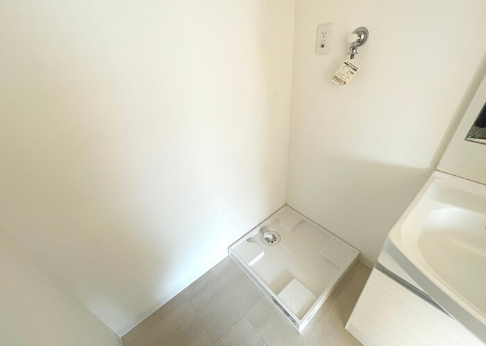 物件内観写真10　(洗濯機置場)