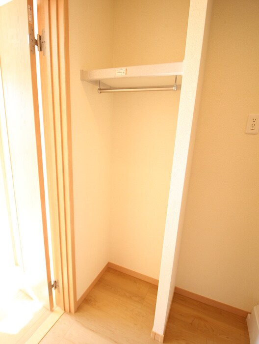 物件内観写真11　(収納)