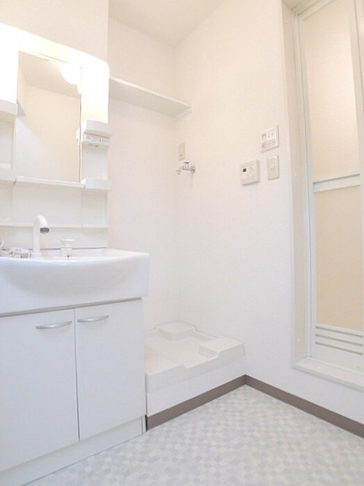 物件内観写真17　(洗濯機置場)