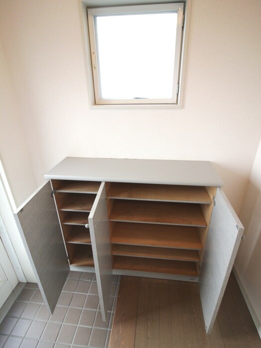 物件内観写真15　(靴箱)