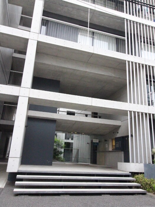 物件外観写真4　(エントランス部分)