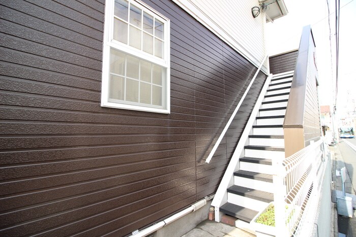 物件外観写真6　(エントランス部分)