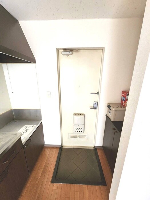 物件内観写真16　(玄関)