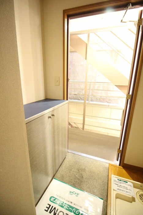 物件内観写真19　(玄関)