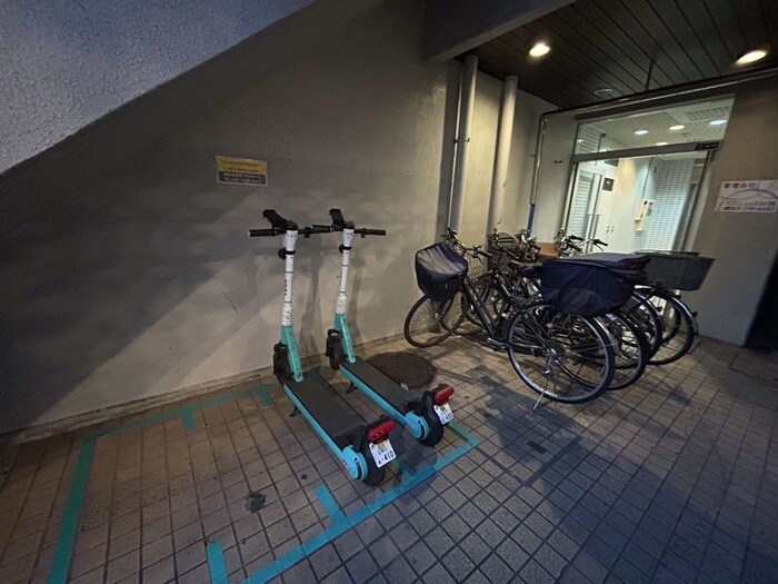 物件外観写真4　(駐輪場)