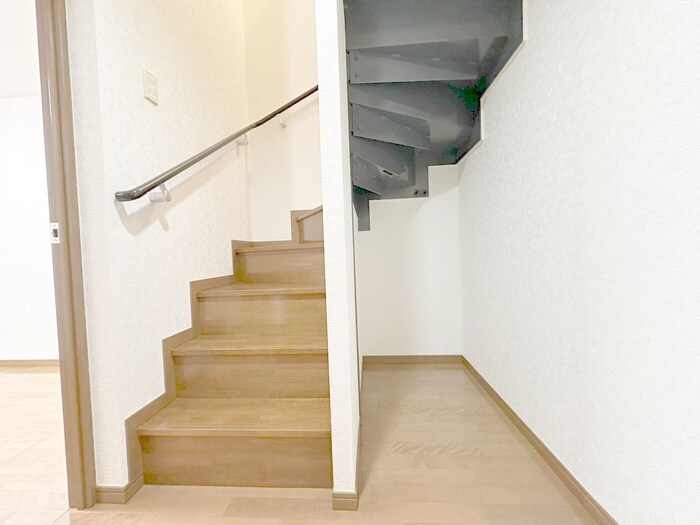 物件内観写真10　(廊下)