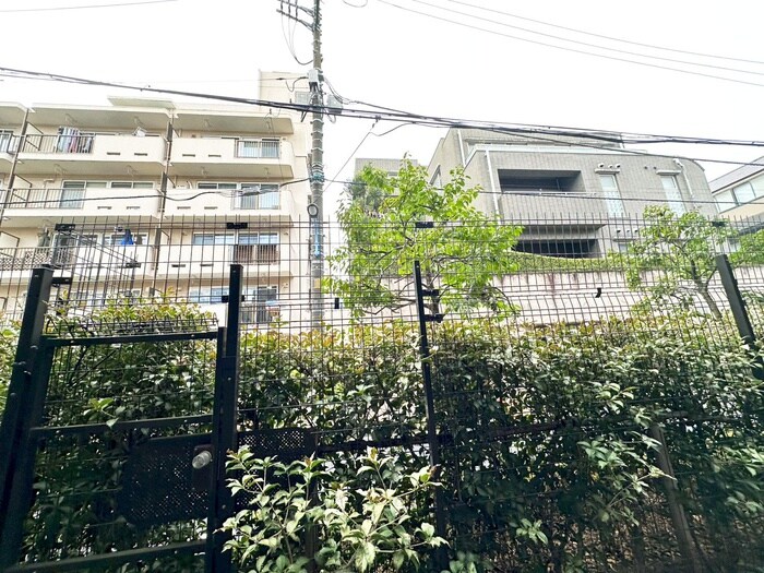 物件内観写真21　(室内からの展望)