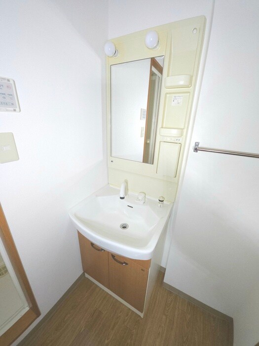 物件内観写真11　(洗面)