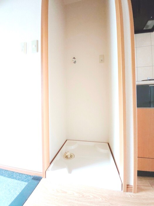 物件内観写真12　(洗濯機置場)