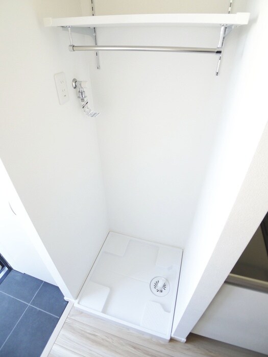 物件内観写真16　(洗濯機置場)