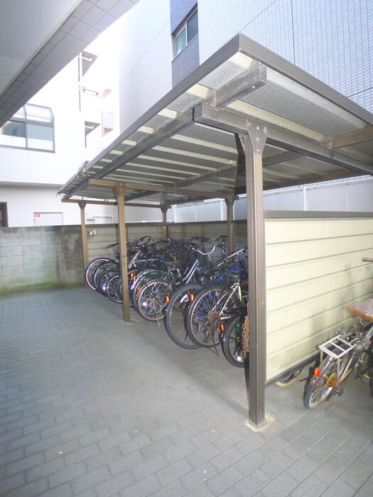 物件外観写真5　(駐輪場)