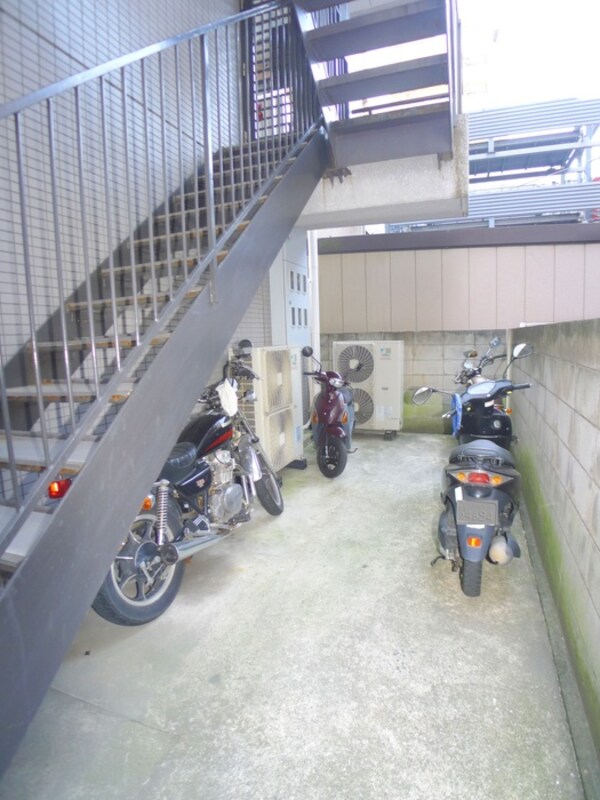 バイク置き場