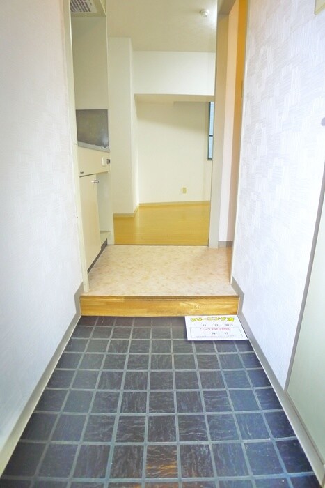 物件内観写真18　(玄関)