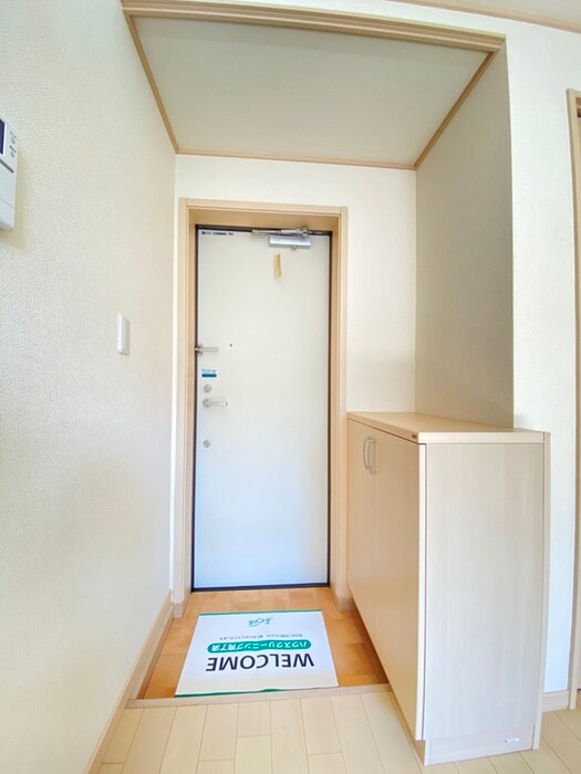 物件内観写真11　(玄関)