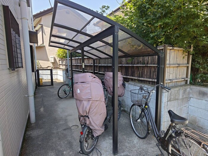 物件外観写真3　(駐輪場)