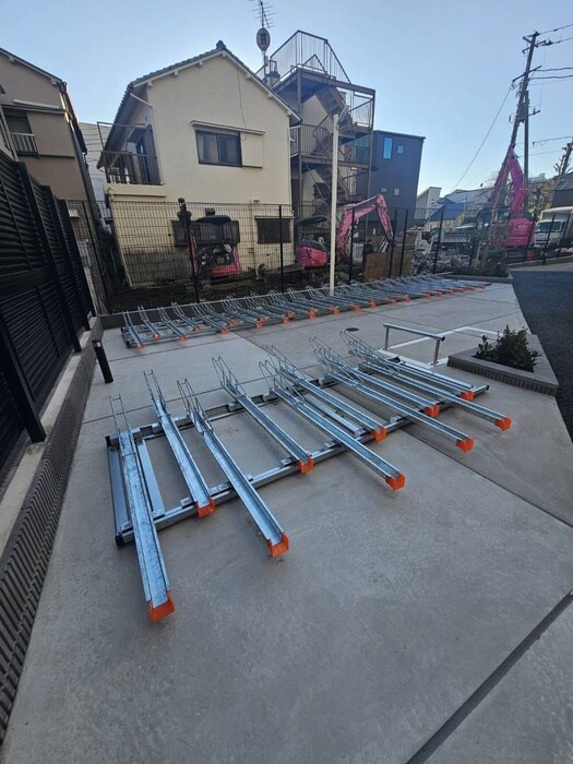 物件外観写真5　(駐輪場)