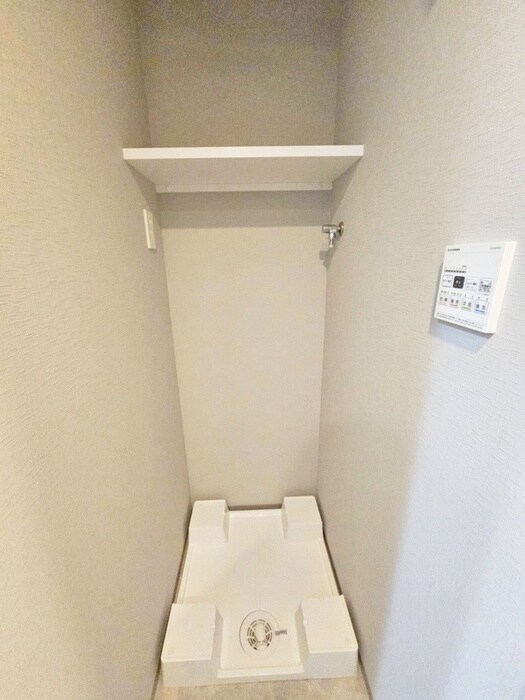 物件内観写真14　(洗濯機置場)