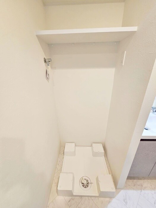 物件内観写真14　(洗濯機置場)