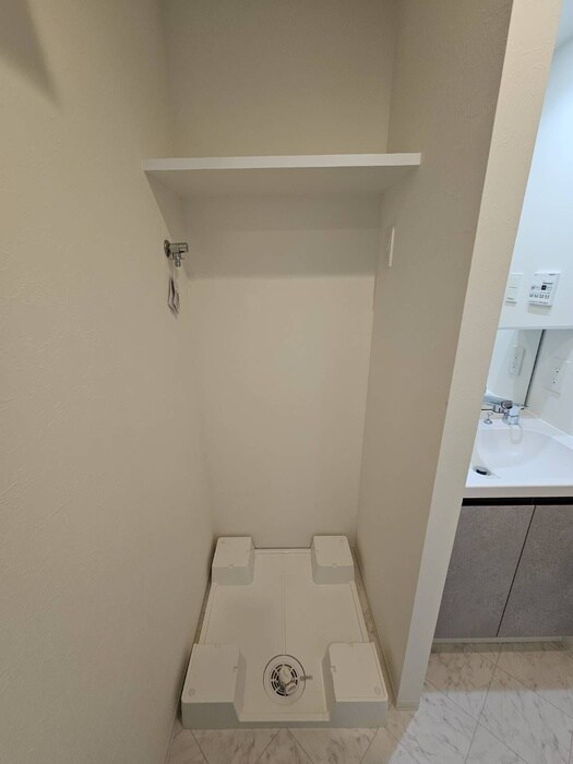 物件内観写真15　(洗濯機置場)