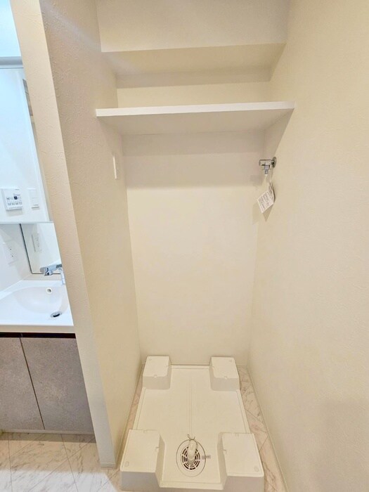 物件内観写真15　(洗濯機置場)