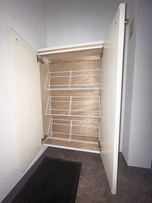 物件内観写真17　(靴箱)