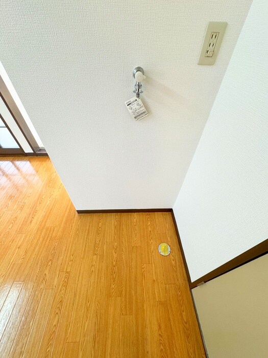 物件内観写真10　(洗濯機置場)