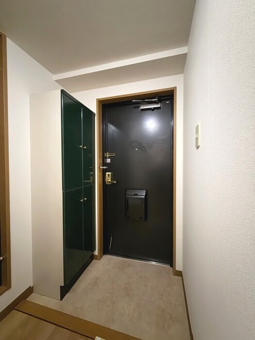 物件内観写真7　(玄関)