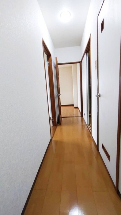 物件内観写真8　(廊下)