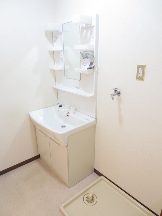 物件内観写真9　(洗濯機置場)