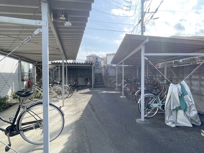 物件外観写真4　(駐輪場)