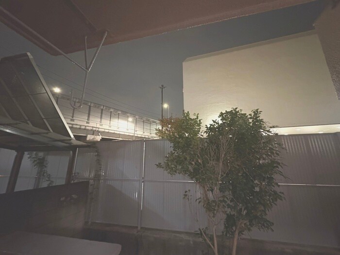 物件内観写真18　(室内からの展望)