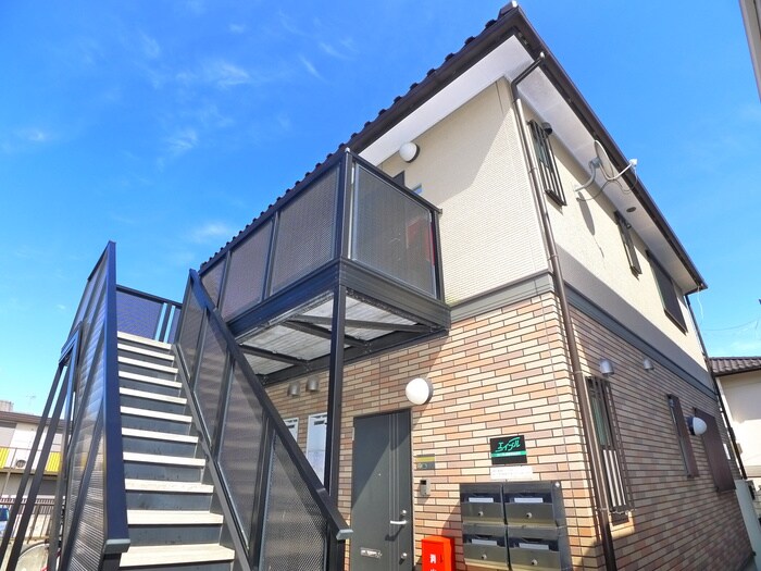 物件外観写真3　(エントランス部分)