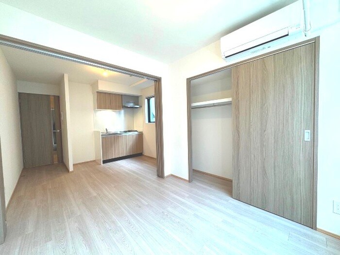 物件内観写真9　(居室)