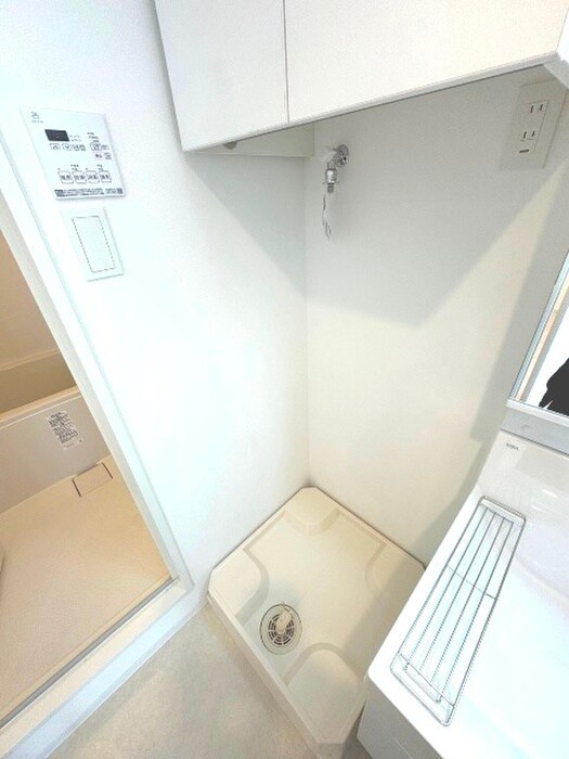 物件内観写真16　(洗濯機置場)