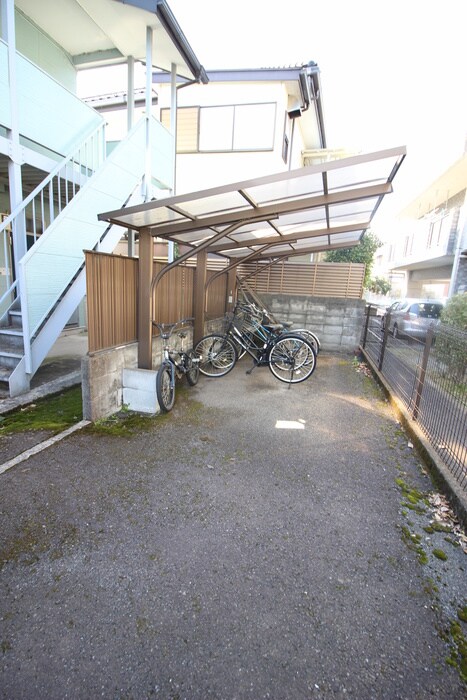 物件外観写真6　(駐輪場)