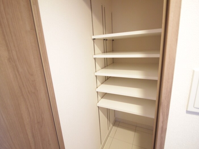 物件内観写真13　(靴箱)