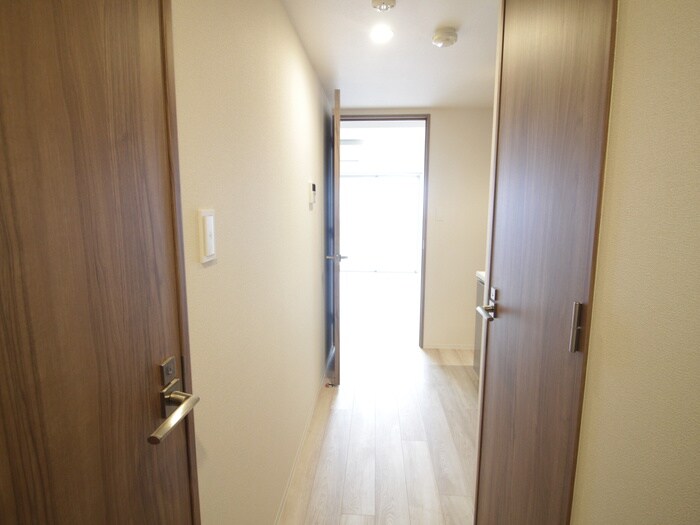 物件内観写真14　(廊下)