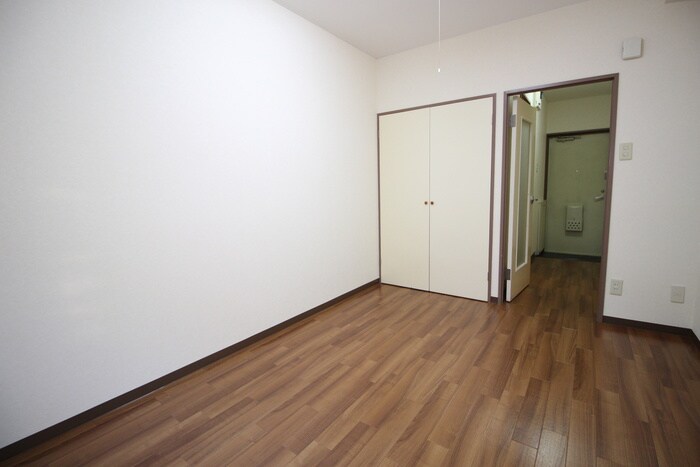 物件内観写真8　(居室)