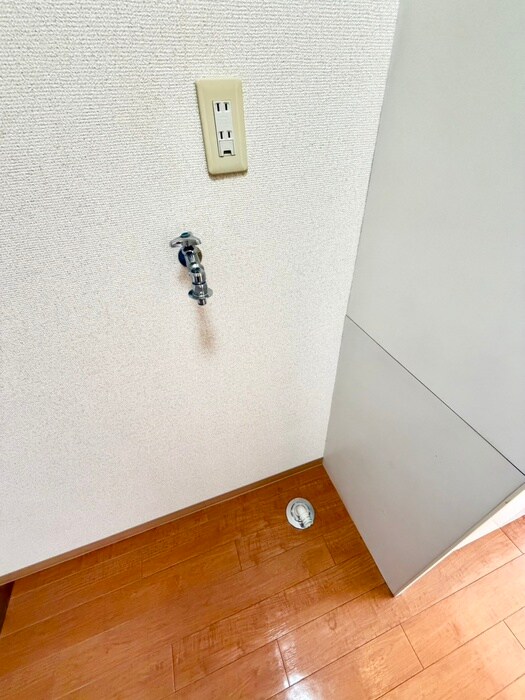 物件内観写真11　(洗濯機置場)