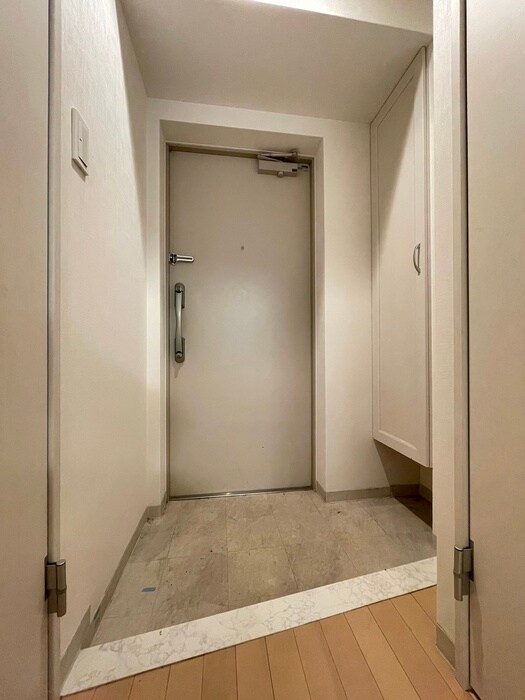 物件内観写真18　(玄関)