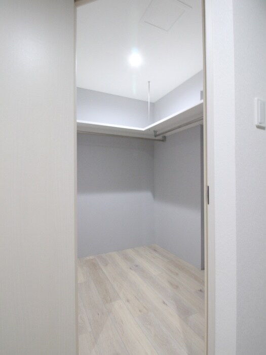 物件内観写真12　(収納)