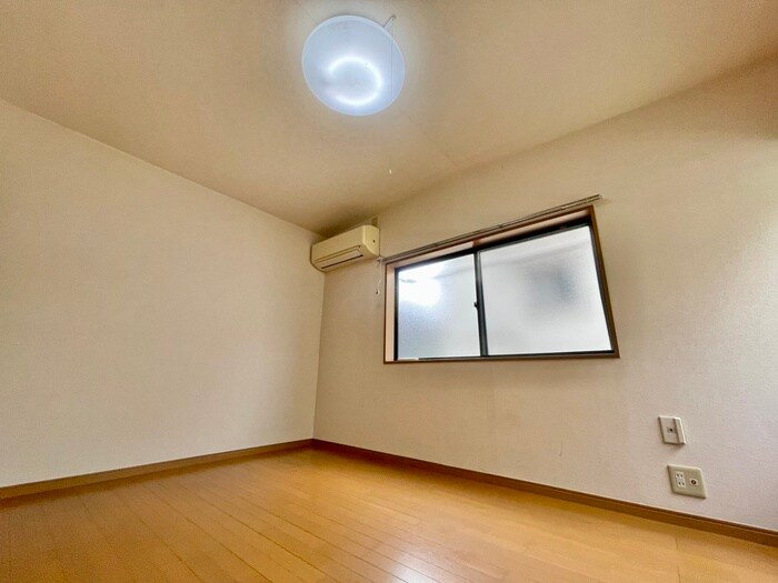 物件内観写真4　(居室)
