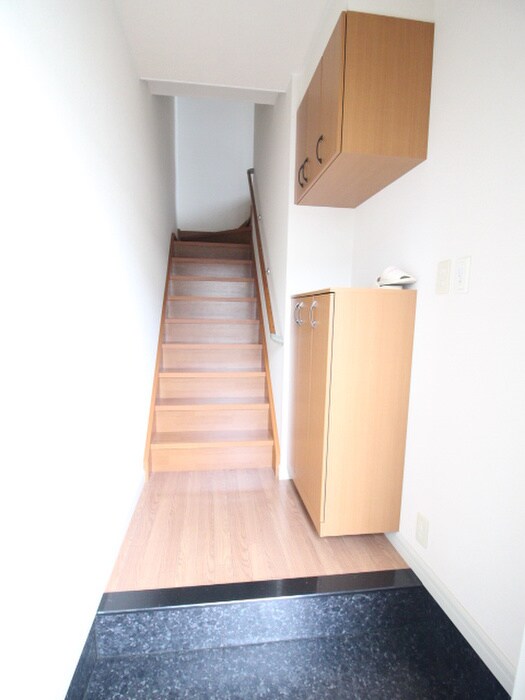 物件内観写真15　(玄関)