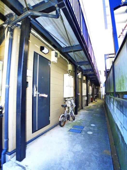 物件外観写真5　(エントランス部分)