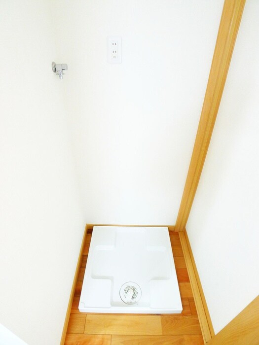 物件内観写真12　(洗濯機置場)