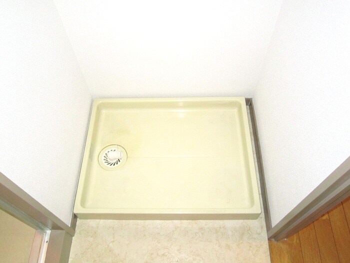 物件内観写真13　(洗濯機置場)