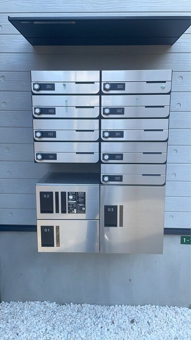 物件外観写真2　(エントランス部分)